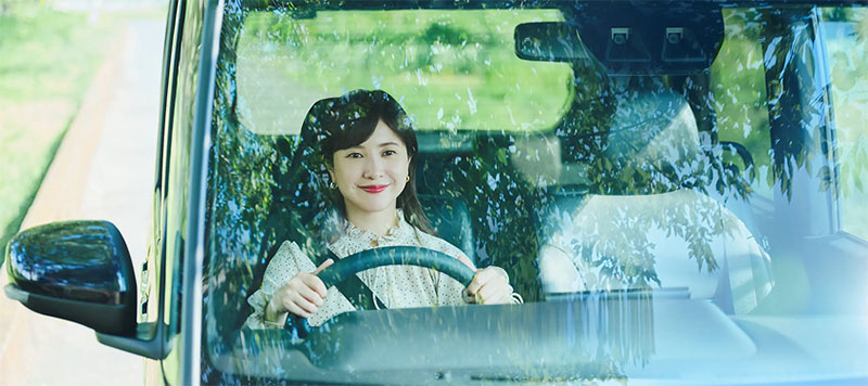 発進。街中を軽快にドライブ。